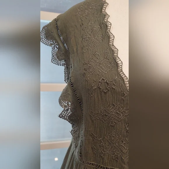 Adiva Deep Green Lace Accent Blouse - Picture 2 of 6